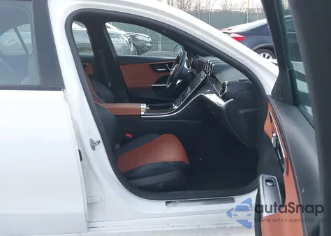 2022 Mercedes-Benz C 300 4Matic z USA, uszkodzony, nr VIN W1KAF4HB9NR043468